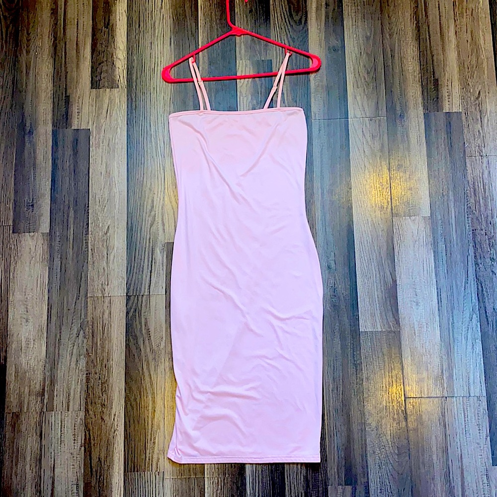 Worn ONCE for my baby shower! Baby pink, stretchy midi dress. Super comfortable!